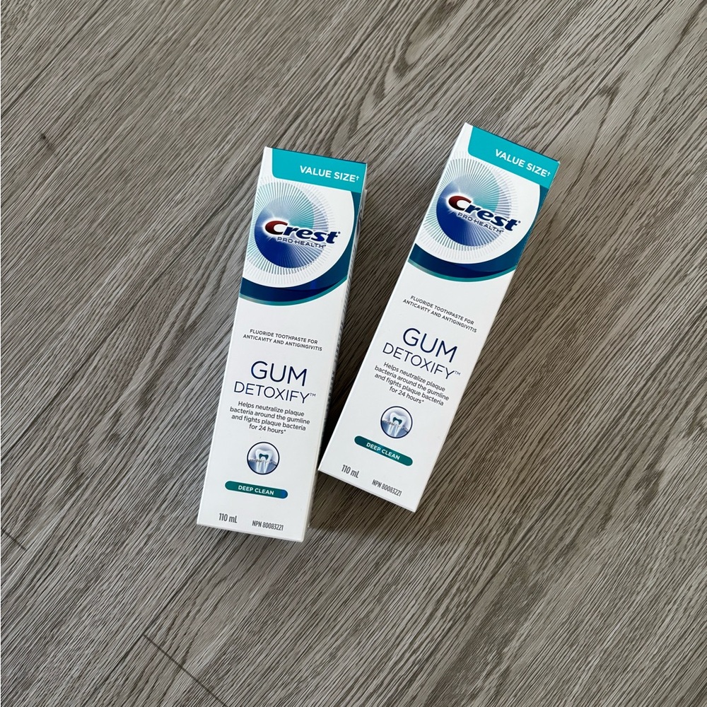 Crest Gum Detoxify Toothpaste Bundle